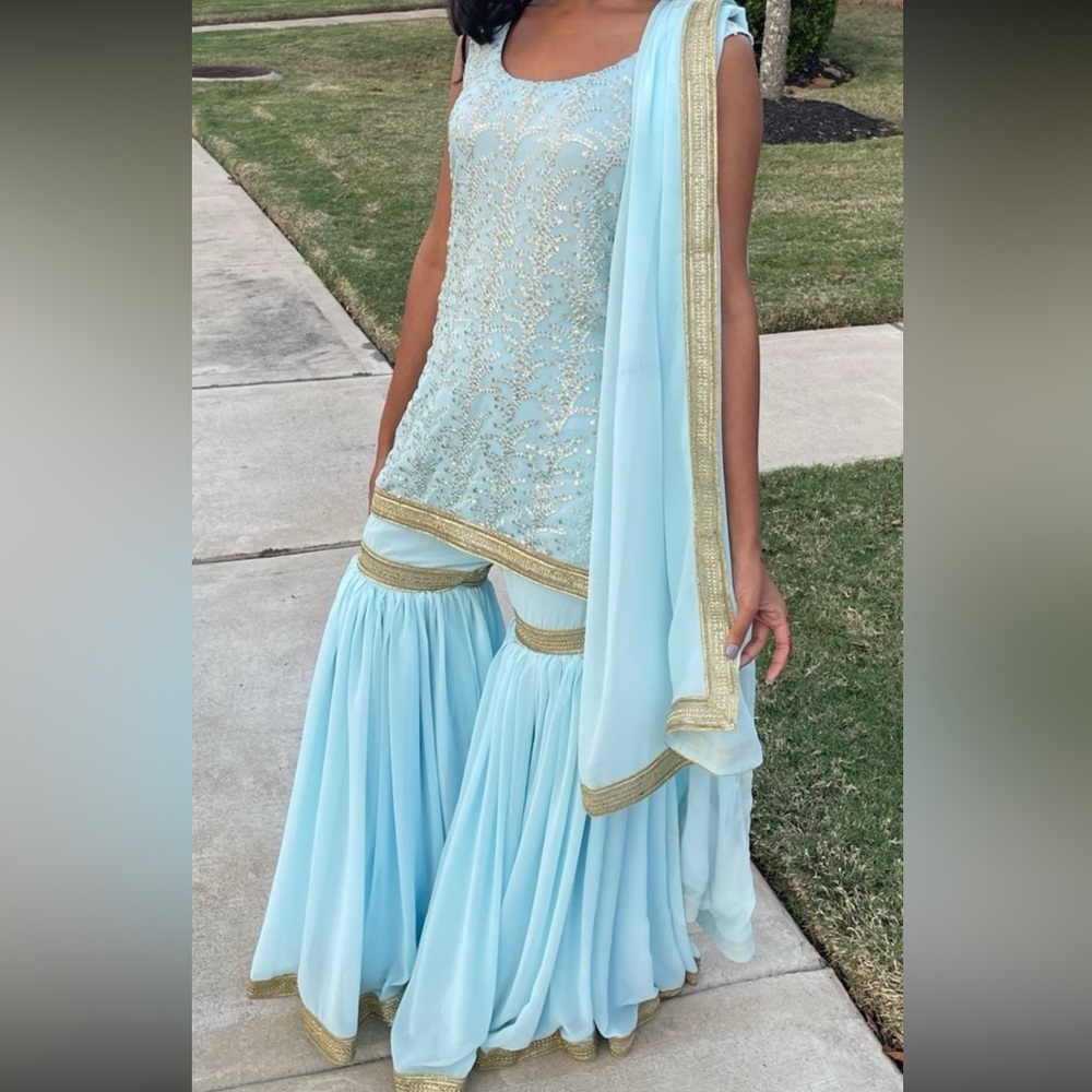 Light blue gharara outfit - Picture 2 of 4